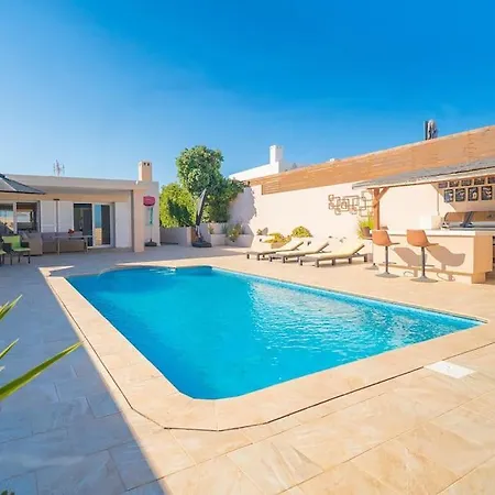 4 Bed In Cala Llonga