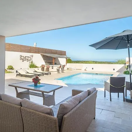 4 Bed In Cala Llonga * Cala Llonga (Menorca)
